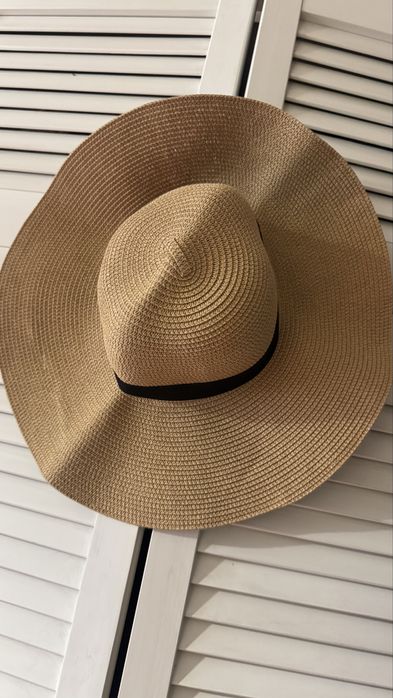 Пляжная шляпа