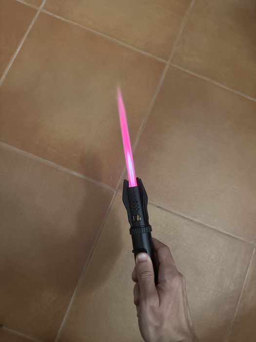 Isqueiro/maçarico sabre de luz