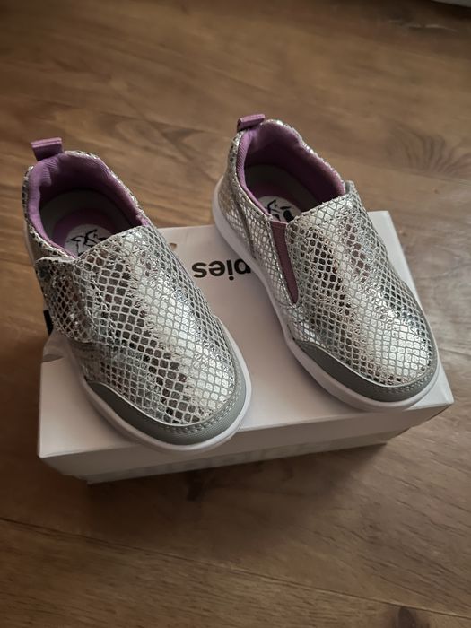 Продам мокасини.На дівчинку.Розмір 20,21,22