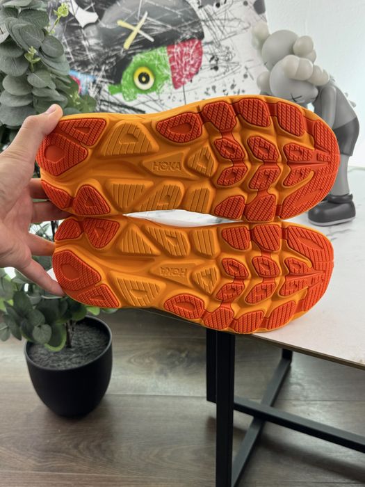 Кросівки Hoka Clifton 10 42.5 розмір Е16026