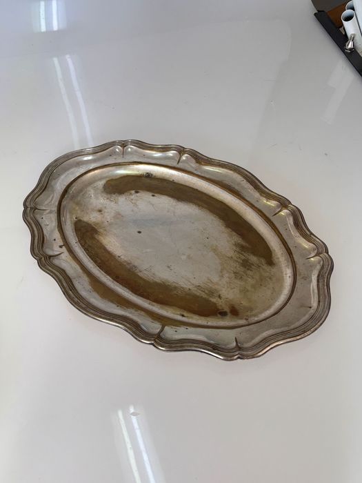 Salva de servir de borda recortada