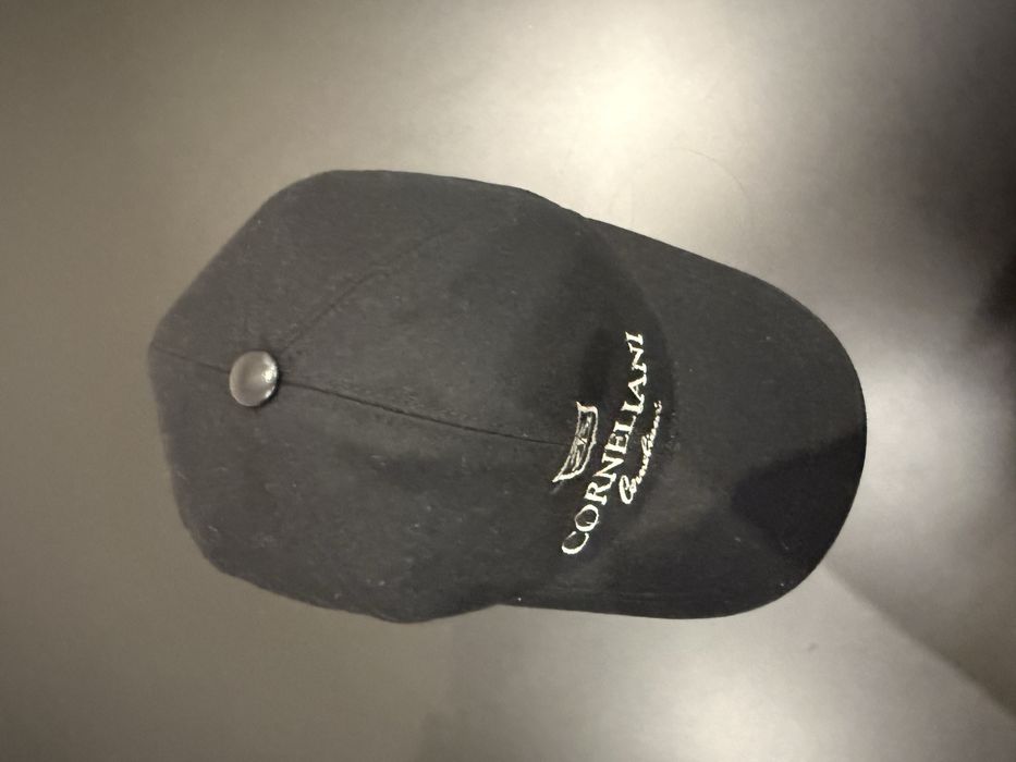 Продам кепку Corneliani оригинал