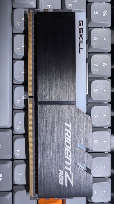 Модуль пам'яті DDR4 16GB/3600 G.Skill Trident Z RGB