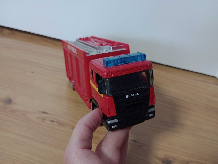 Wóz strażacki Scania z dźwiękiem
