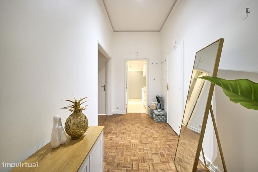 Quarto - localizado em Entrecampos Lisbon