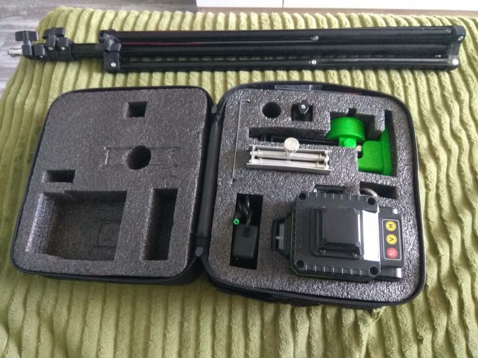 Лазерний рівень  Hilda 4D 16 лінії