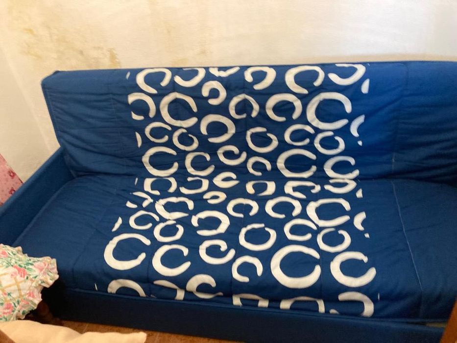 Sofá cama em tecido em muito bom estado