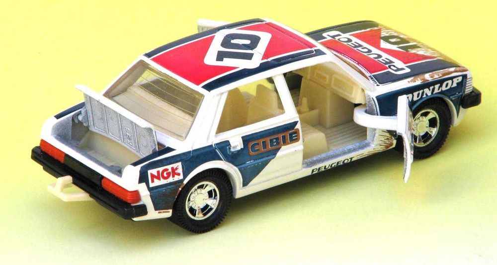 Peugeot 305 Matchbox Lesney 1/35