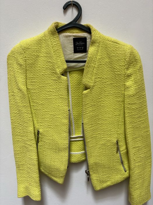 Casaco cintado em verde lima