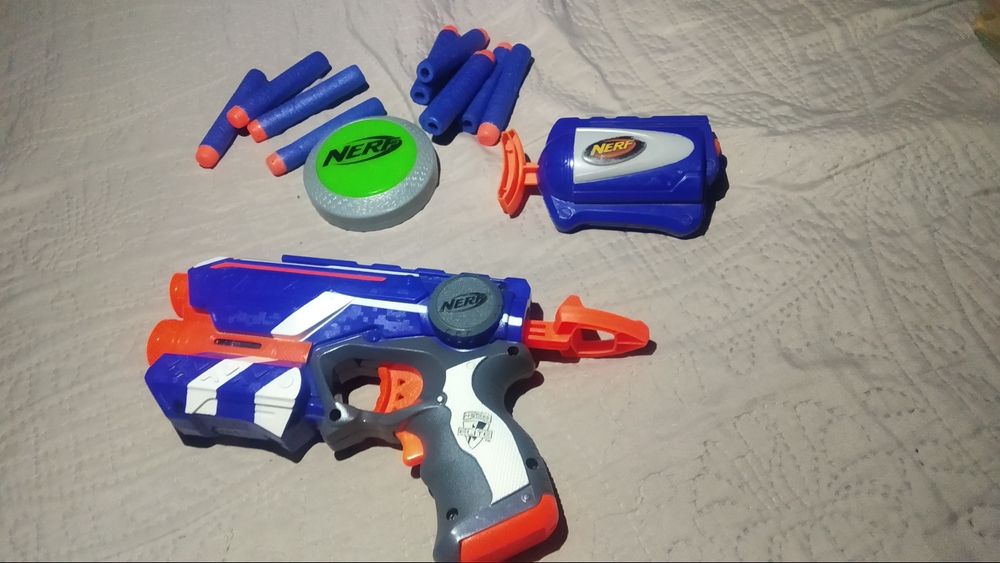 NERF іграшковий пістолет на пульках в гарному стані