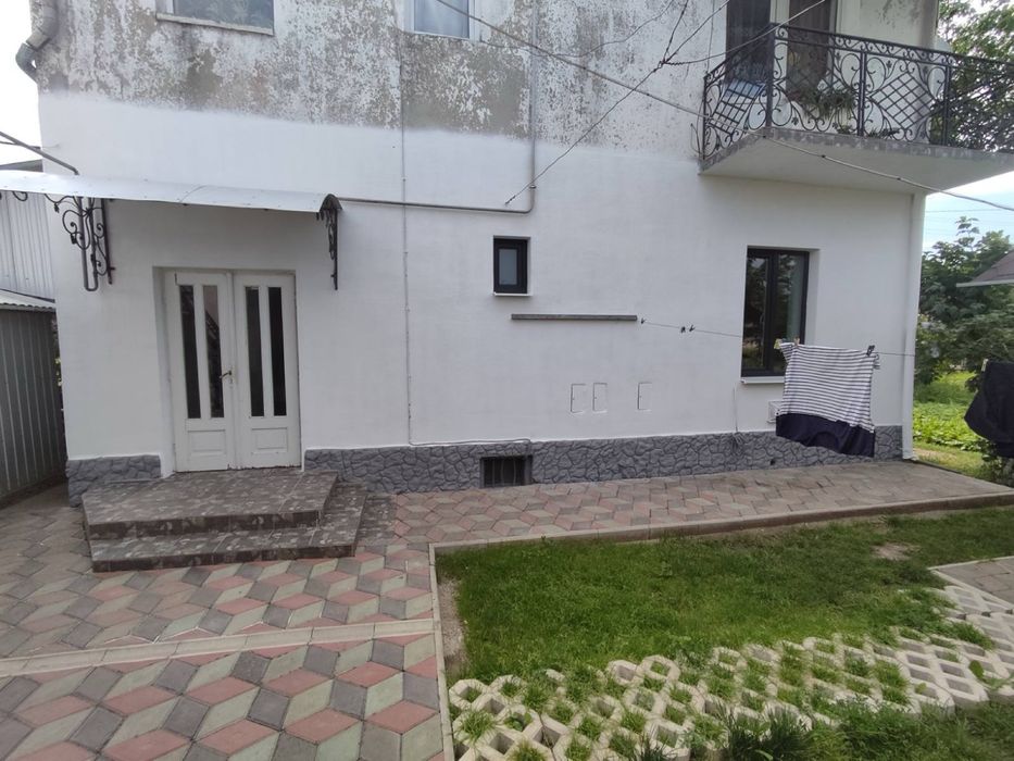 Продається двохкімнатна квартира в центі міста Снятин