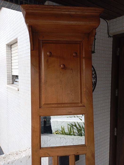 Móvel bengaleiro em madeira maciça