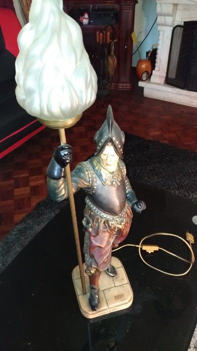 Candeeiro muito antigo e lindo