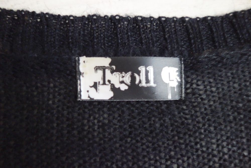 Moherowy czarny dzianinowy sweter w serek, Troll, rozmiar L