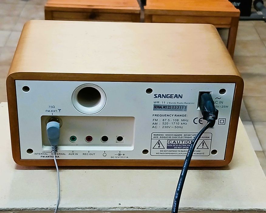 Rádio de mesa Sangean WR-11