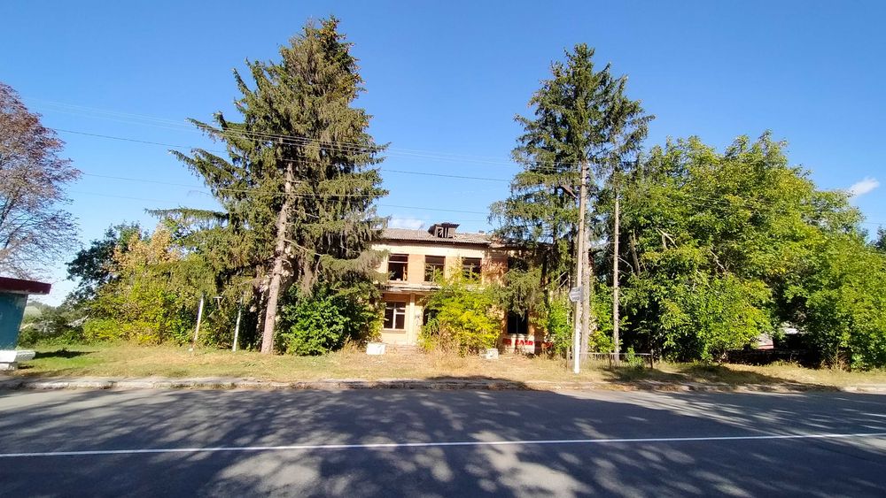 Продажа здания 420м2, 30 соток фасад, центр села