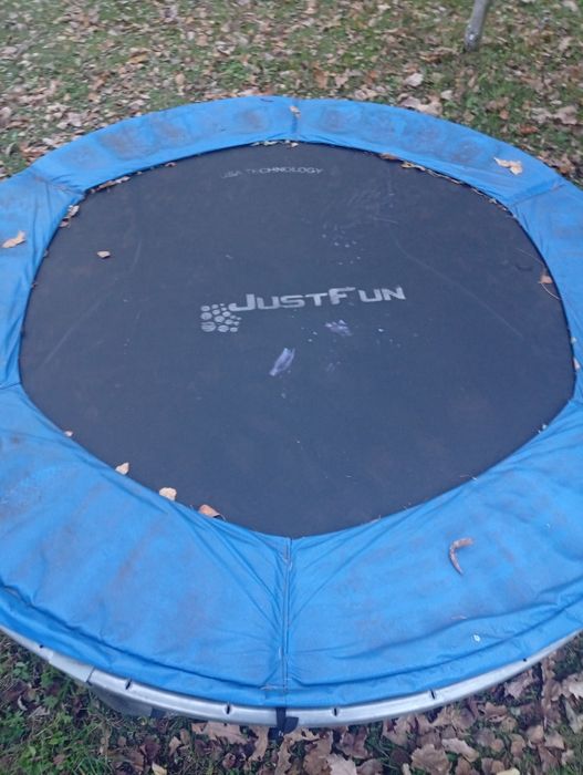 Trampolina z siatką