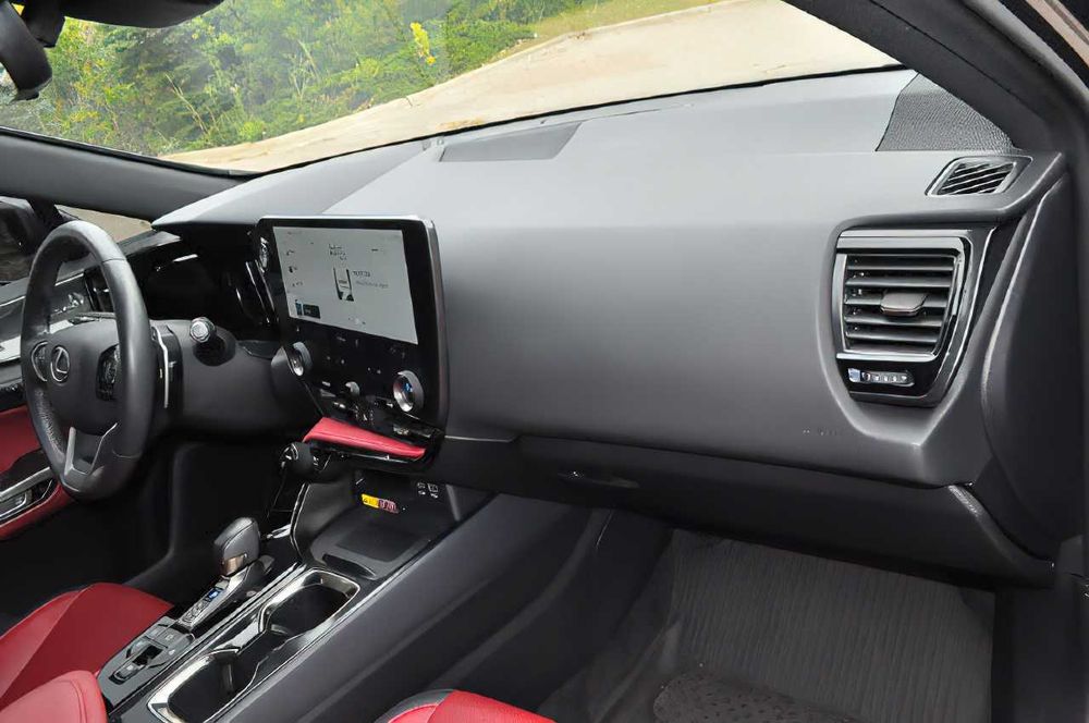 Lexus NX 350h Premium      2022