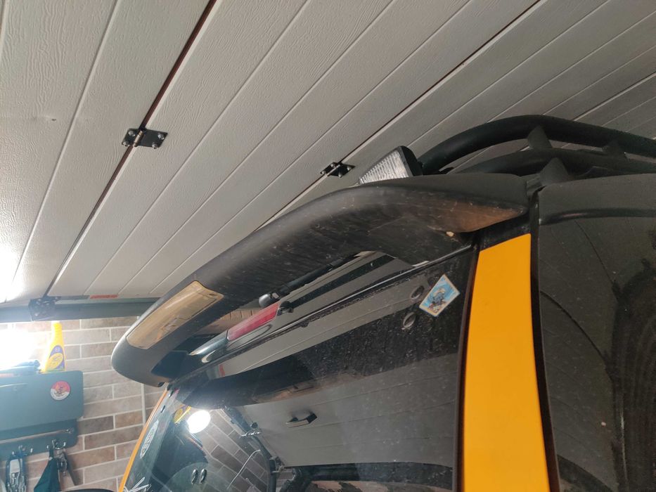 Спойлер на задню дверку на авто Toyota FJ Cruiser