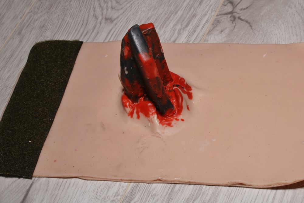 Тренажер для тактичної медицини. Уламок. Проникаюче поранення кінцівки