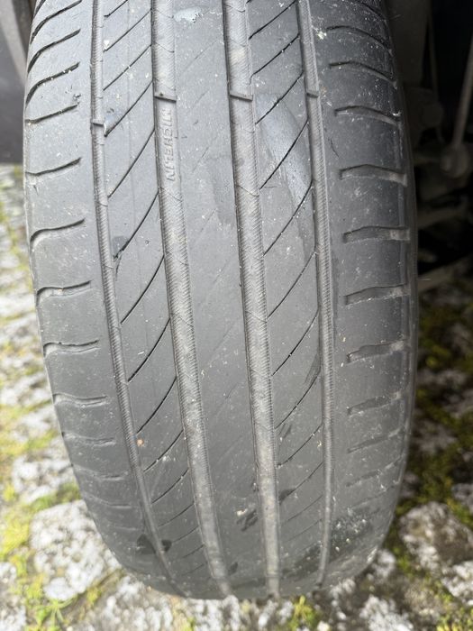 Pneu 195/65/15 michelin