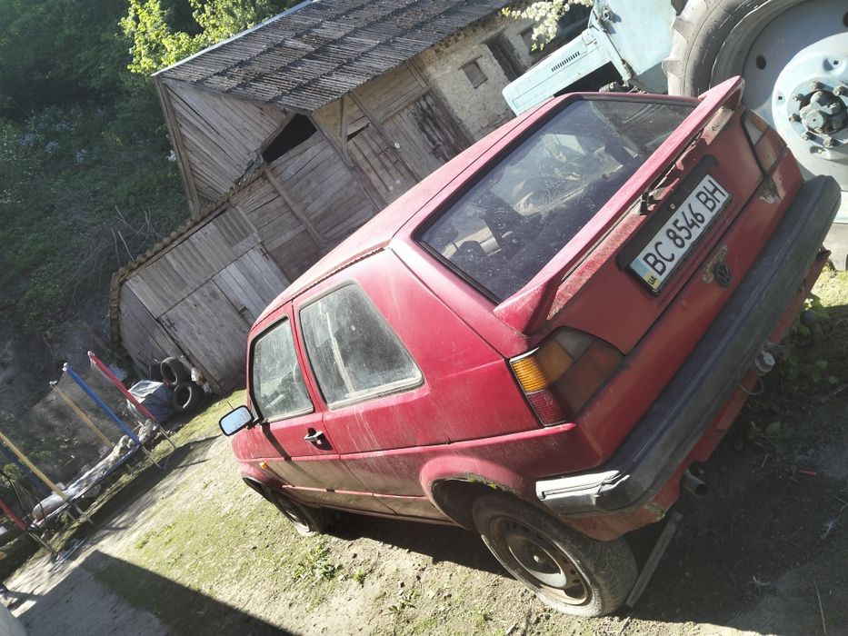 Продам машину гольф 2 на запчастини