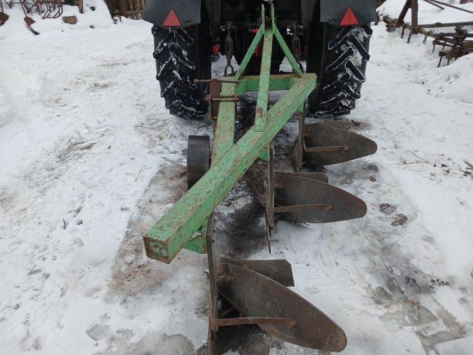 Продам плуг 3-35 стан ідеальний..