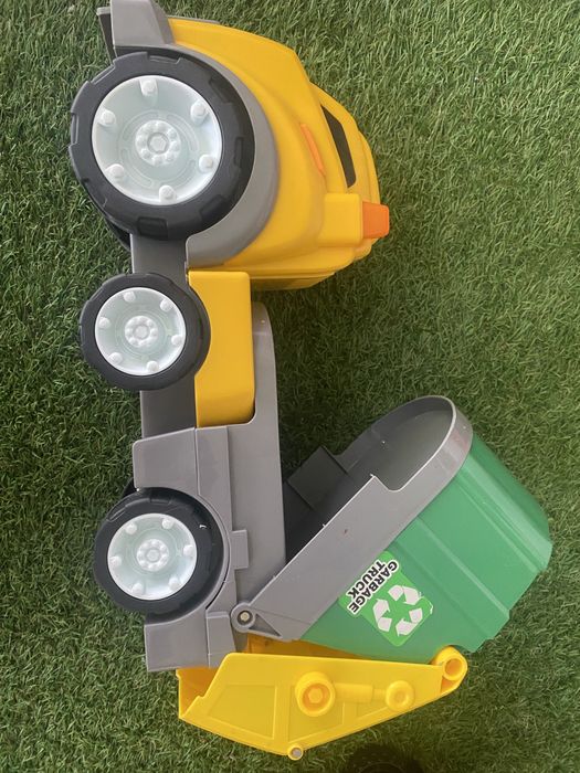 Camiao grande de Reciclagem som e luzes