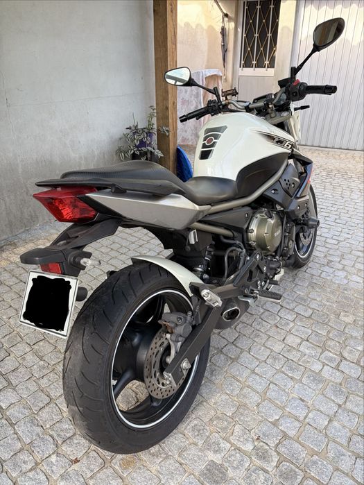 Vendo Yamaha XJ6