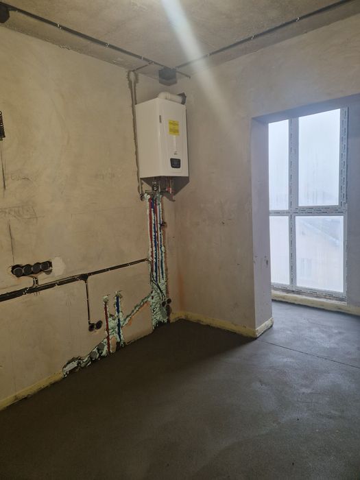 3х  кімнатна квартира з частковим ремонтом  м.Снятин