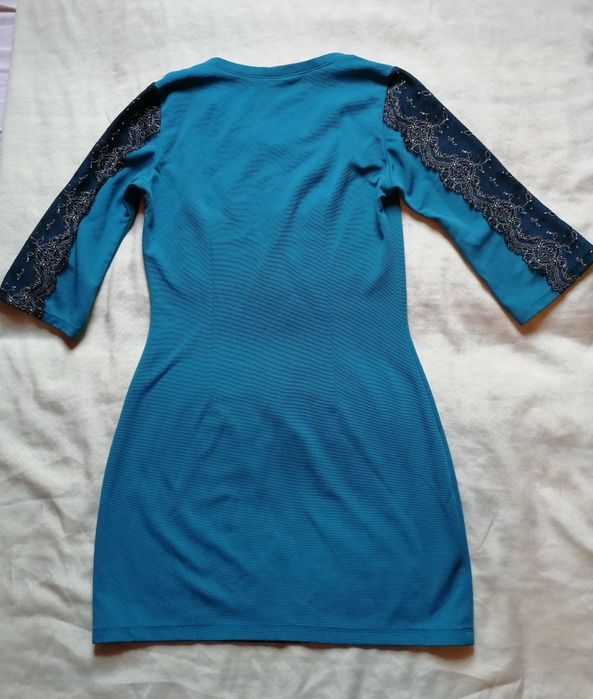 Нарядне плаття з мереживом