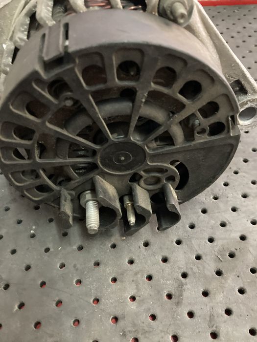 Alternador Opel Zafira B