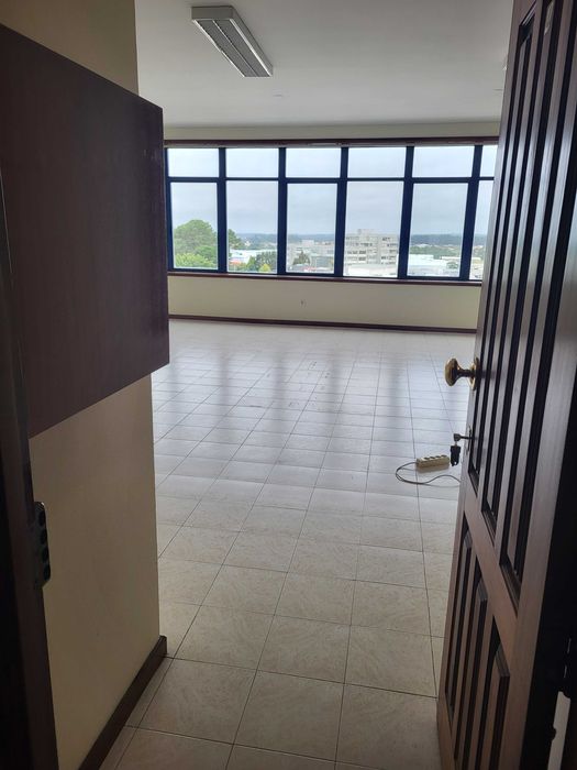 Escritório com 70 m2,  Guardeiras, Maia