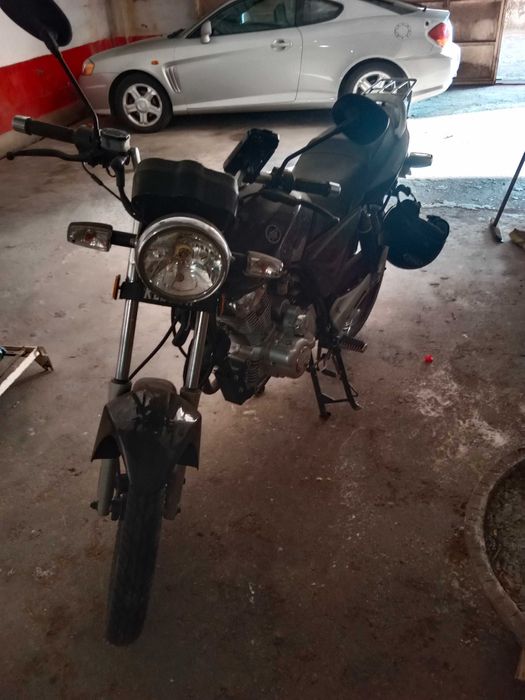 Moto KEEWAY 150cc - como nova