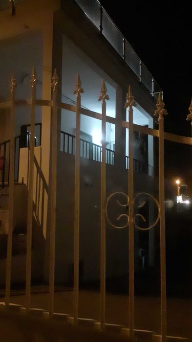 Quarto Amplo Individual em Almada em Vale Fetal