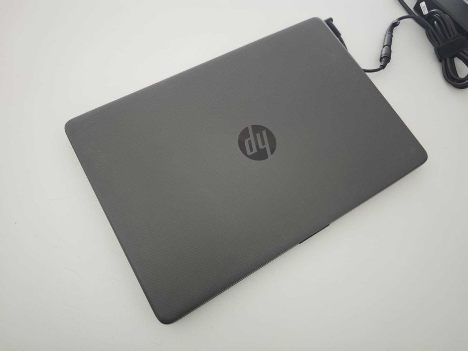 HP 250 G8 - Core i5 10ª Gen / 8GB RAM / 256GB SSD / Win 11 Pro - Com Carregador - Lisboa