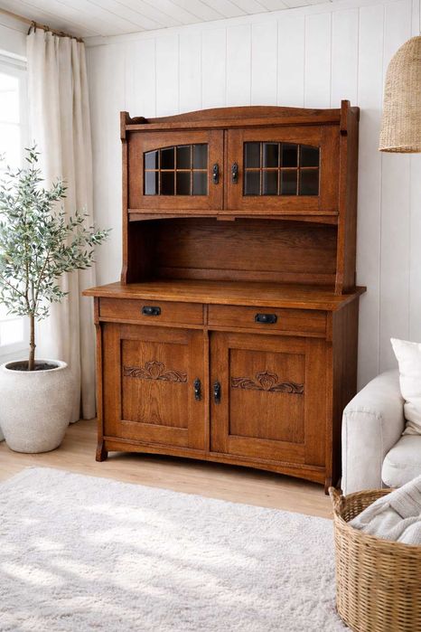 040326 Skandynawski antyczny kredens dębowy z kryształowymi szybkami.