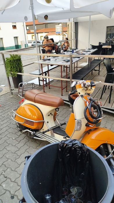 Alugo para montra Vespa lml 125