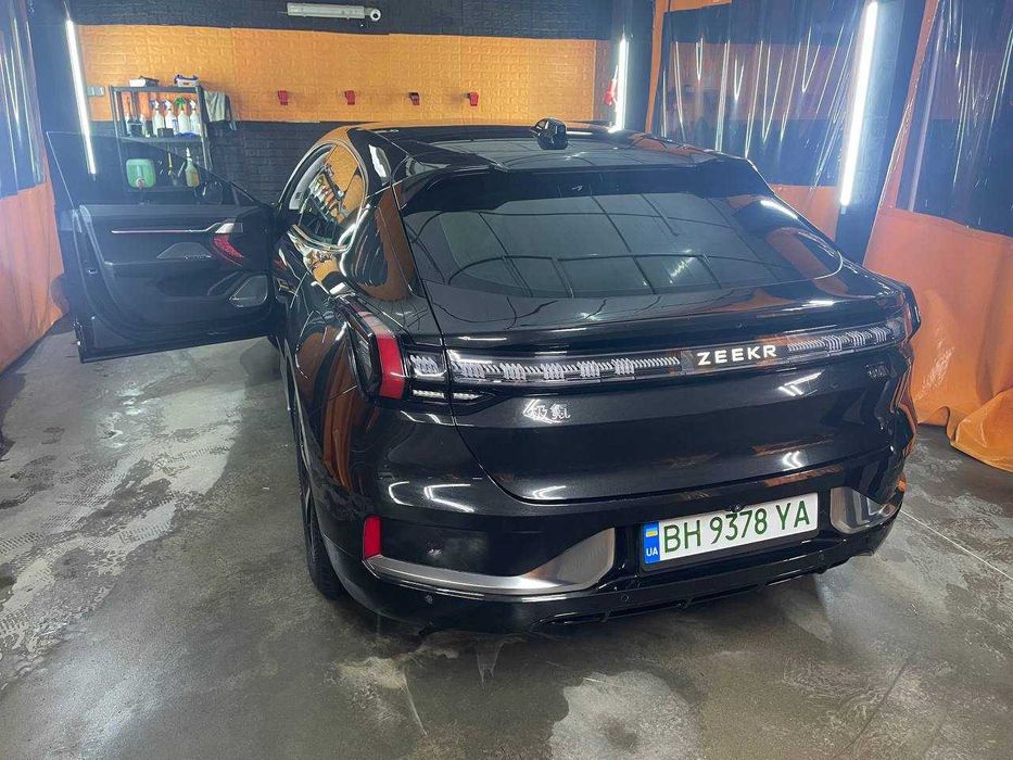 Продам Zeekr 001
