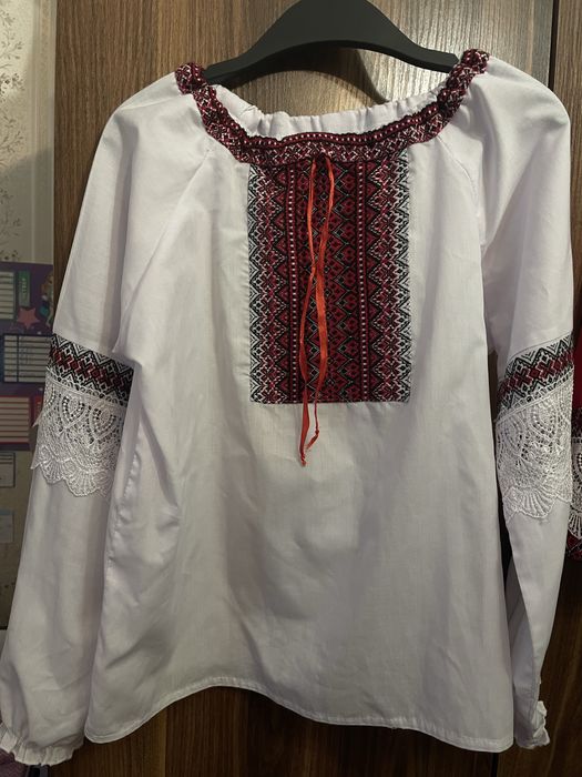 Продається дитяча вишиванка