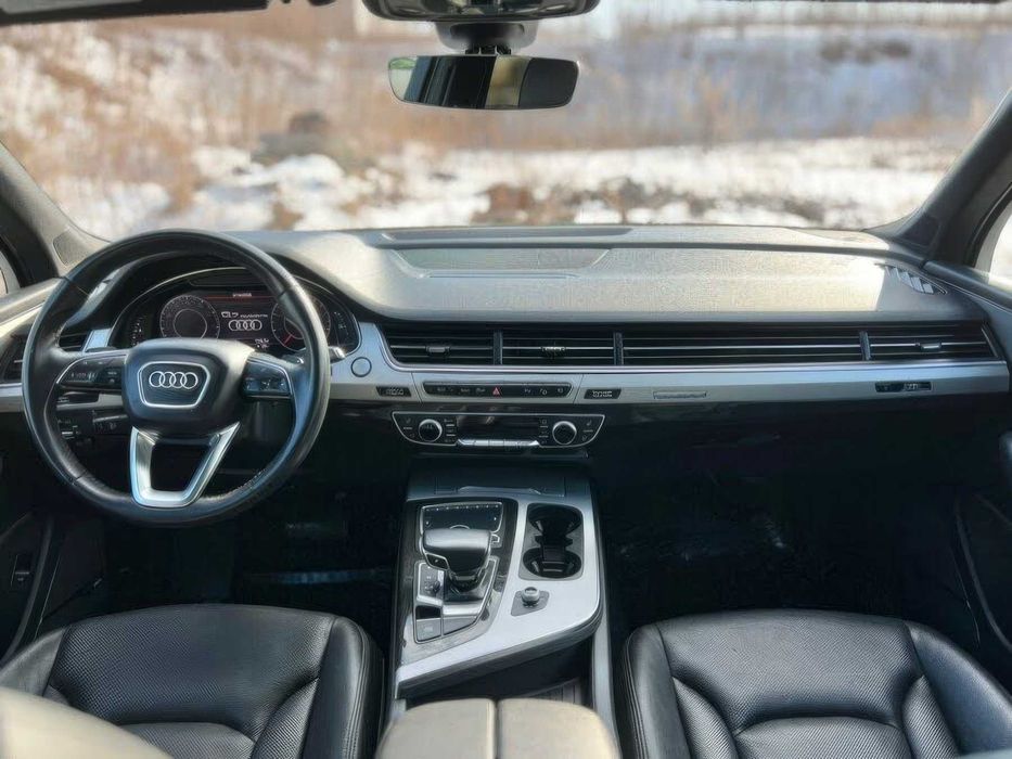 Audi Q7 45 TFSI quattro Premium Plus      2019