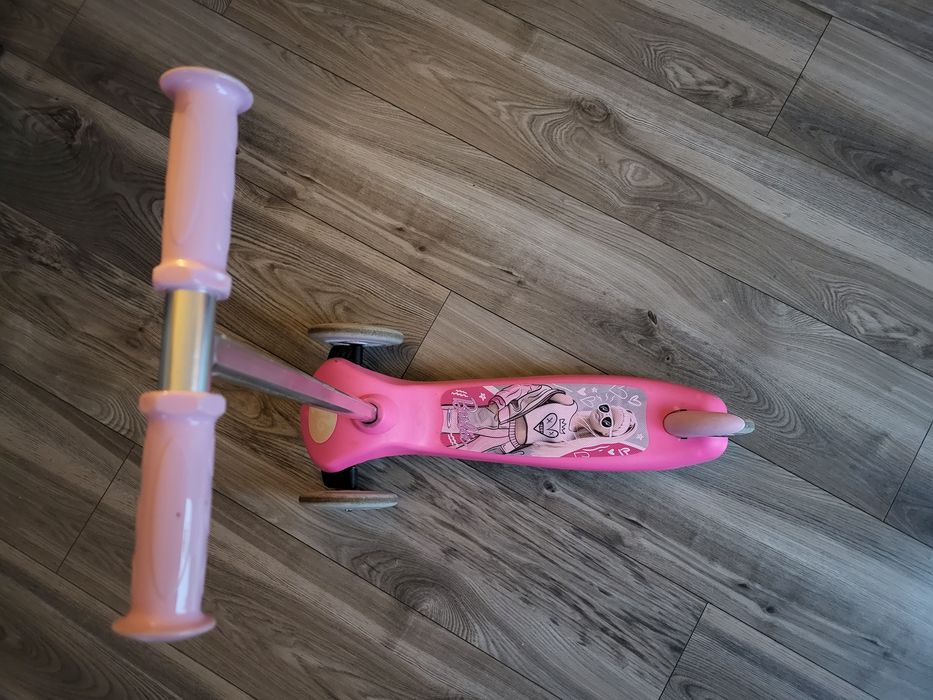 Hulajnoga balansowa trójkołowa barbie różowa