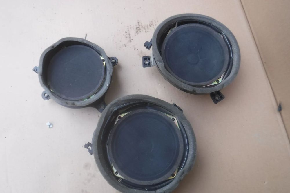 Mercedes ML W163  glosnik A1638201802 A1638201502 A1638201602 oslona trojkat