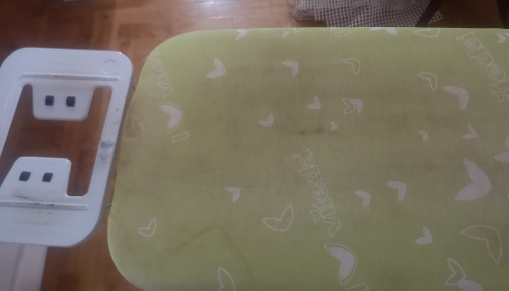 Tábua de passar a ferro.