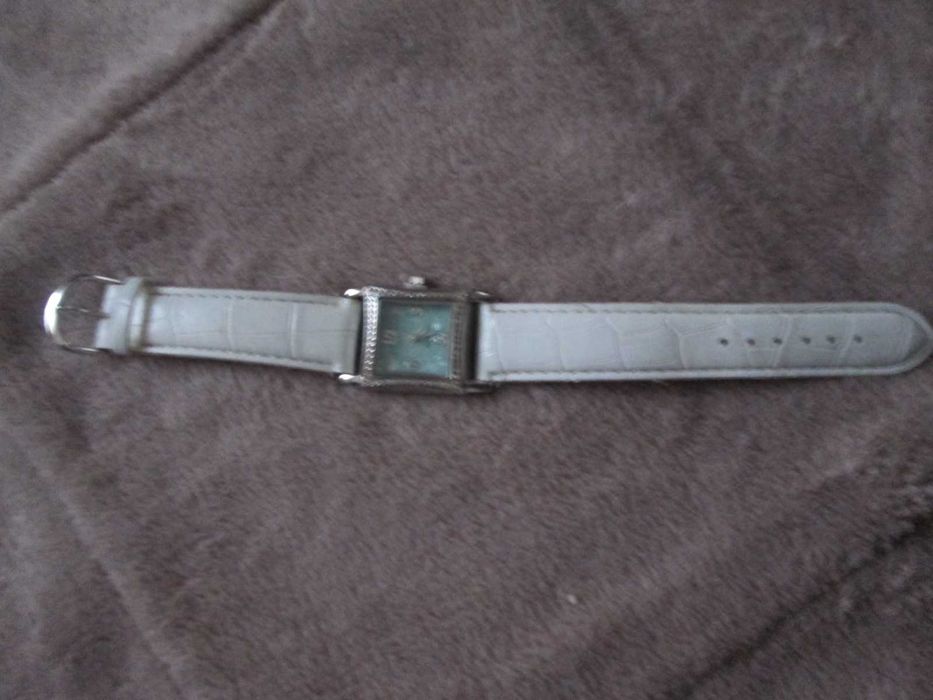 Vários relógios e calcas tamanho 40