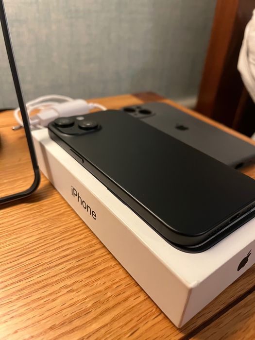 iPhone 15 impecável