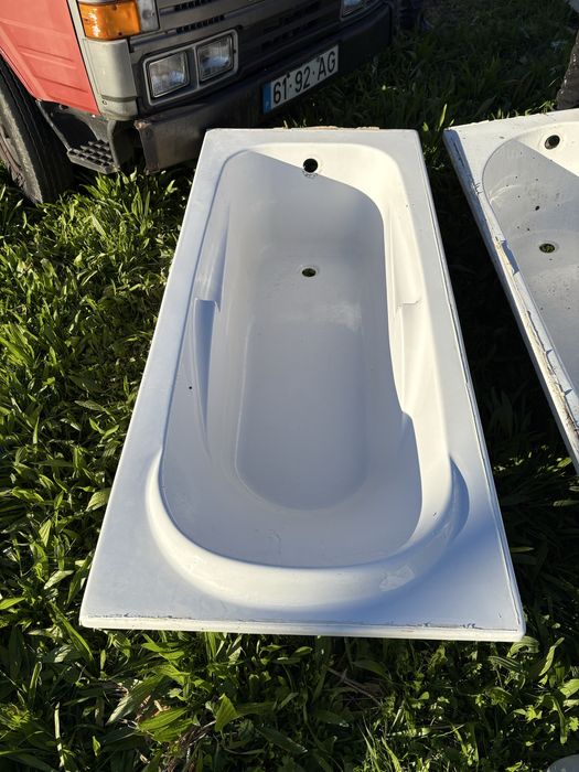 Vendo banheiras e bases em fibra