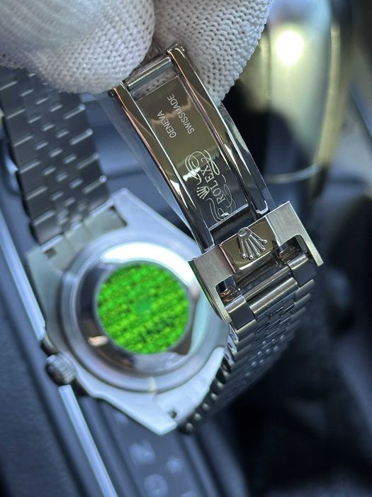 Швейцарские часы Rolex GMT Master II Batman. Два часовых пояса.