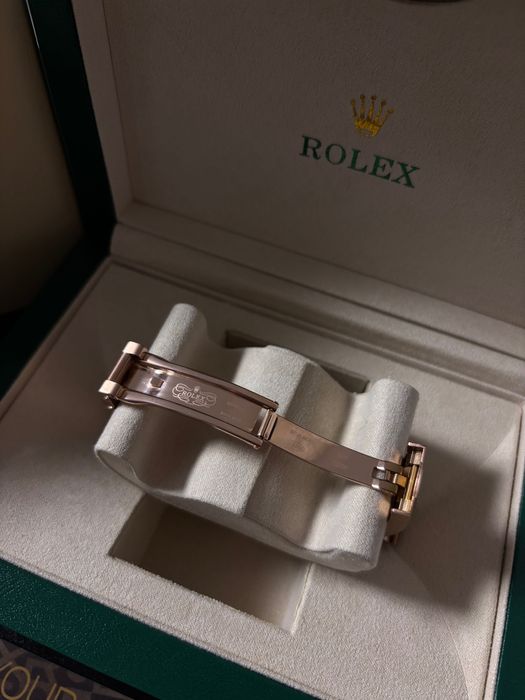 Часы Rolex Sky Dweller