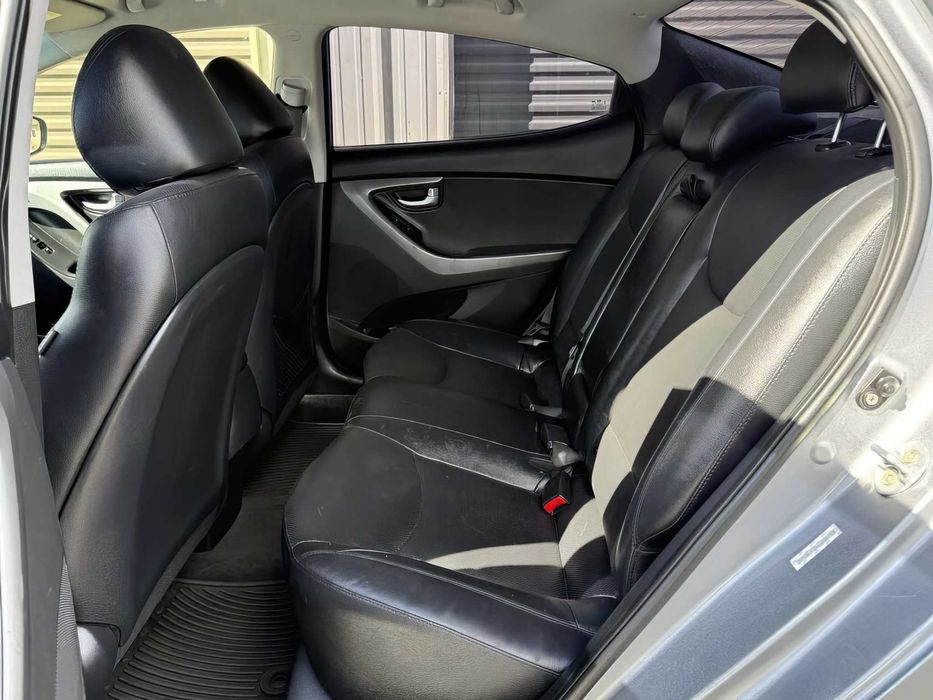 Hyundai Elantra Limited      2015